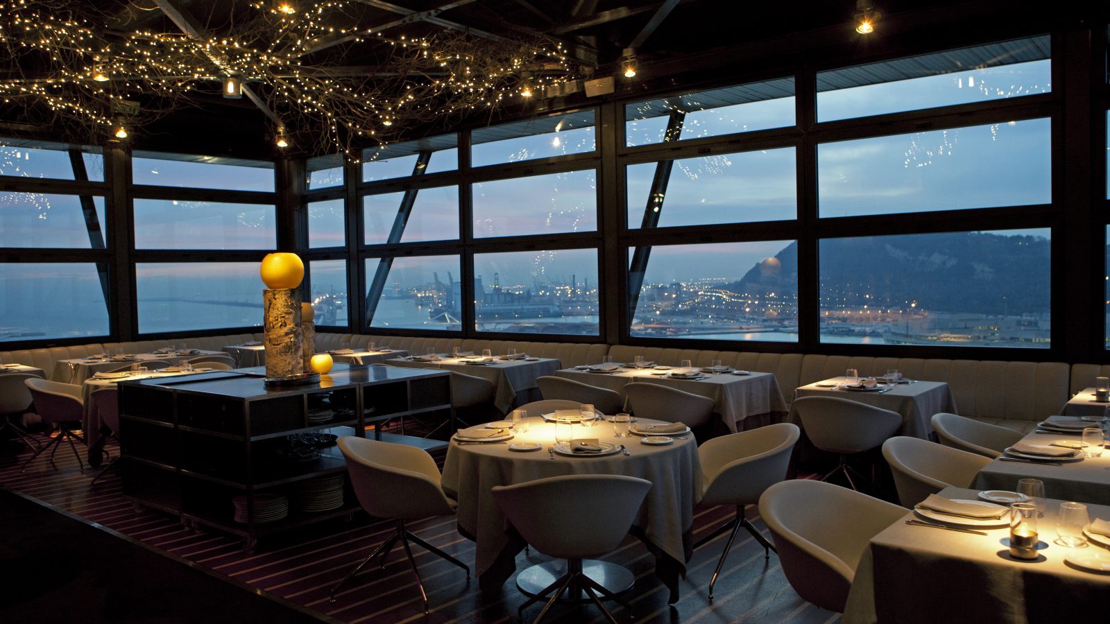 Barcelona venue - restaurant in a tower overlooking the harbour